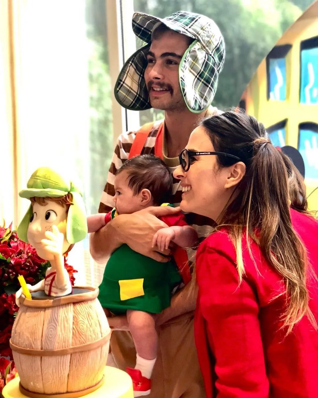 Tata Werneck posta foto fofa comemorando os 4 meses da filha e arranca elogio de seguidores