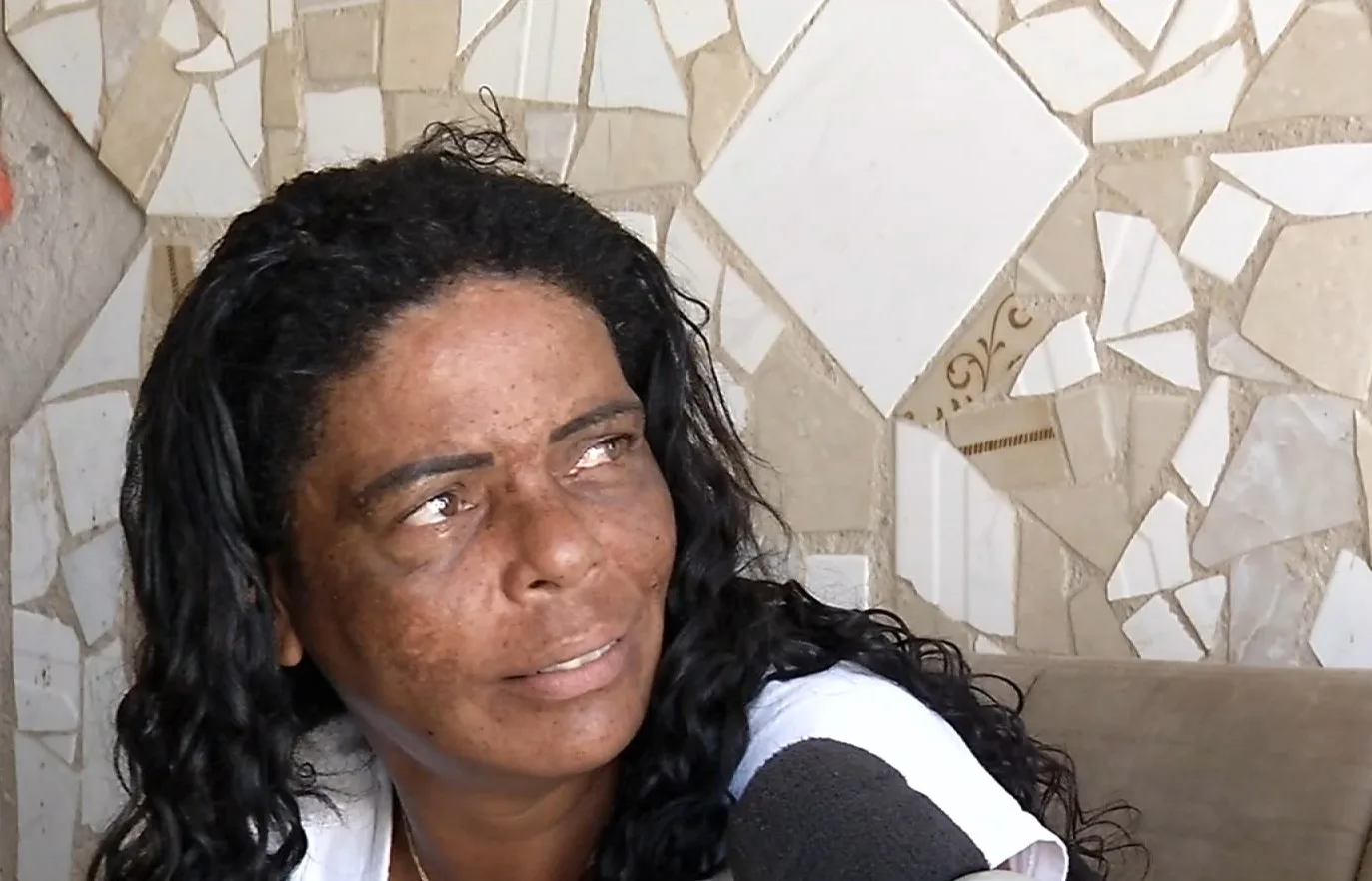 Mãe de Thayná ainda tem esperanças de que a filha esteja viva