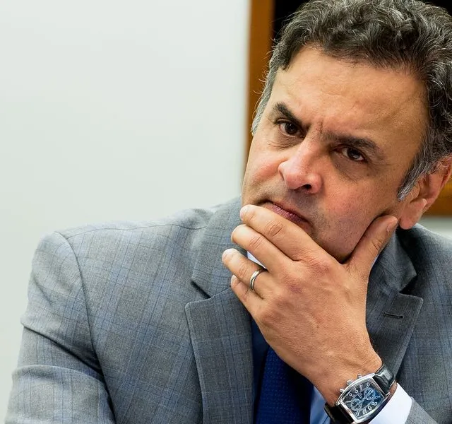 O presidente do PSDB, Senador Aécio Neves, participa de audiência para discutir os sistemas eleitorais e financiamento de campanha com os presidentes de partidos políticos brasileiros (Marcelo Camargo/Agência Brasil)