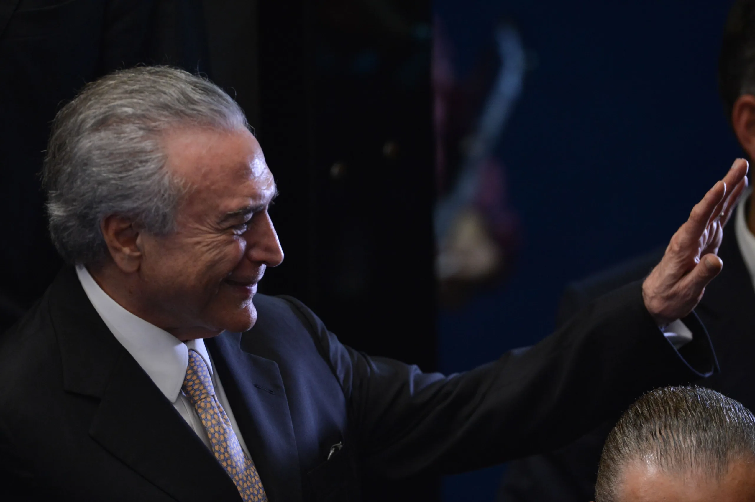 Empossado, presidente Michel Temer ganha 'imunidade'