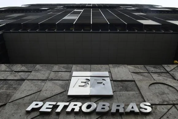 Petrobras protocola documentação para oferta de ações da BR Distribuidora