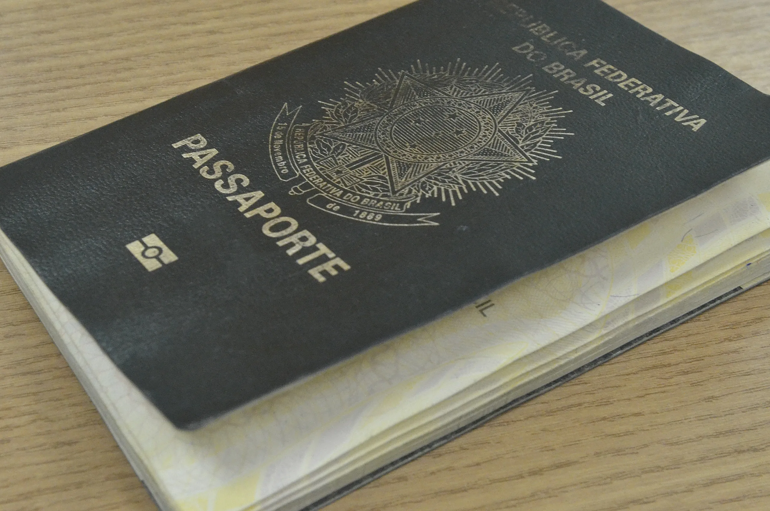 Emissão de todos os passaportes está suspensa no País