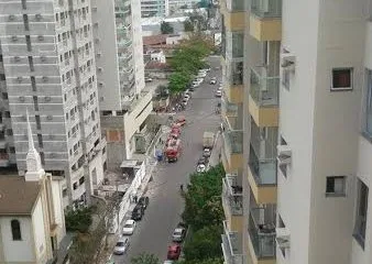 Prédio residencial pega fogo e assusta moradores de Vila Velha