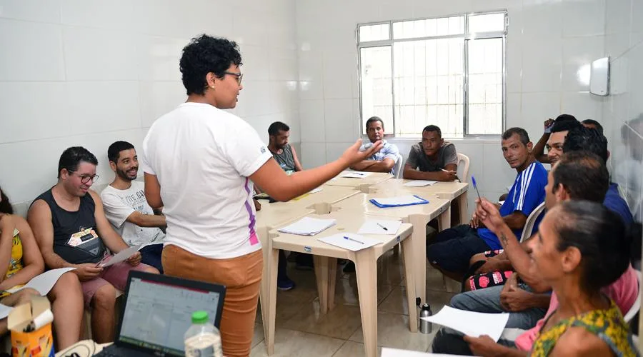 Pessoas em situação de rua poderão fazer curso de garçom em Vila Velha