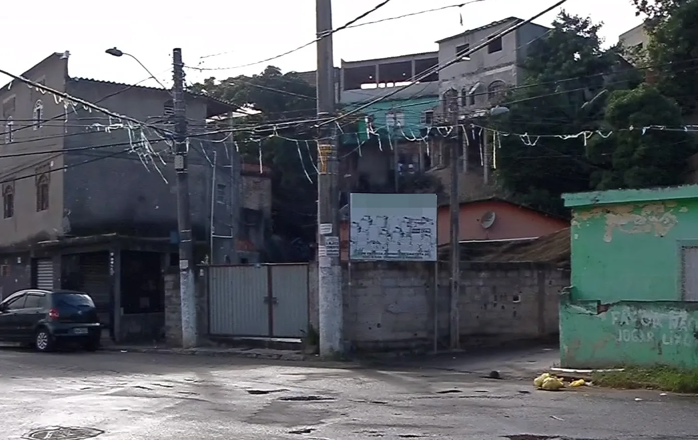 Tiroteio de mais de cinco minutos durante a madrugada assusta moradores em Santa Marta