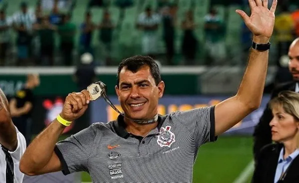 Carille cumpre promessa, ataque quase dobra finalizações e Corinthians embala