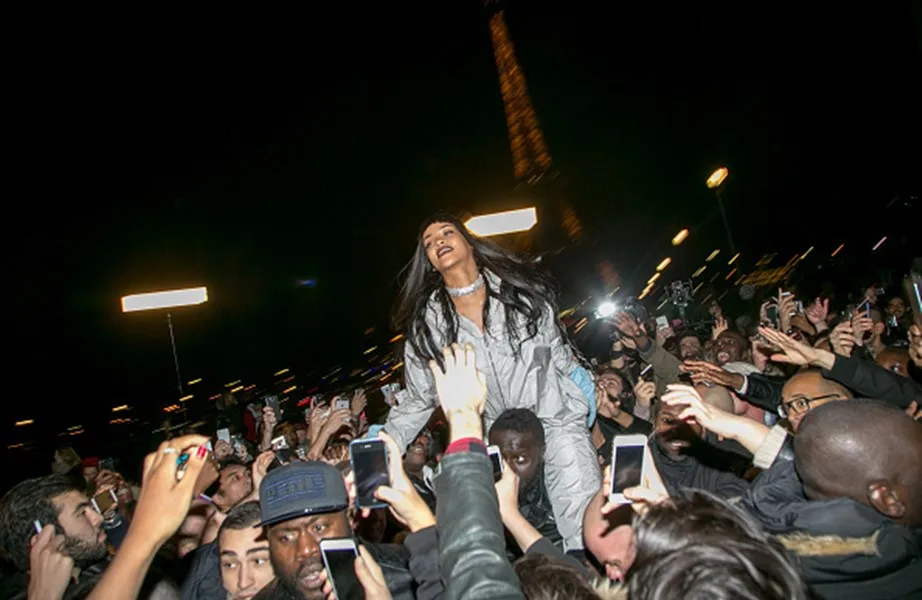 PARIS, FRANCE – DECEMBER 18: Rihanna meets her french fans during the shooting of her new video at Trocadero gardens on December 18, 2014 in Paris, France. (Photo by Marc Piasecki/GC Images)