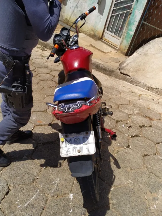 Com ajuda de aplicativo de celular, moto é recuperada e menor acaba apreendido no ES
