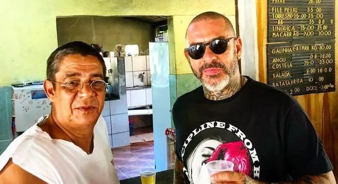 Zeca Pagodinho apresenta Xerém a Fogaça com direito a 'cerveja gelada'