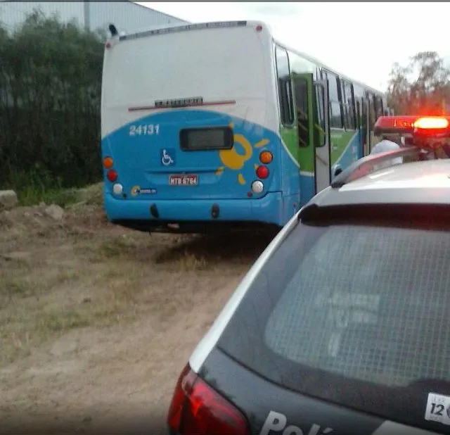 Roubo de ônibus dentro de terminal não tem relação com incêndios na Grande Vitória