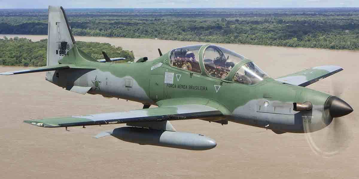 Avião da Embraer em teste nos EUA sofre acidente em exercício