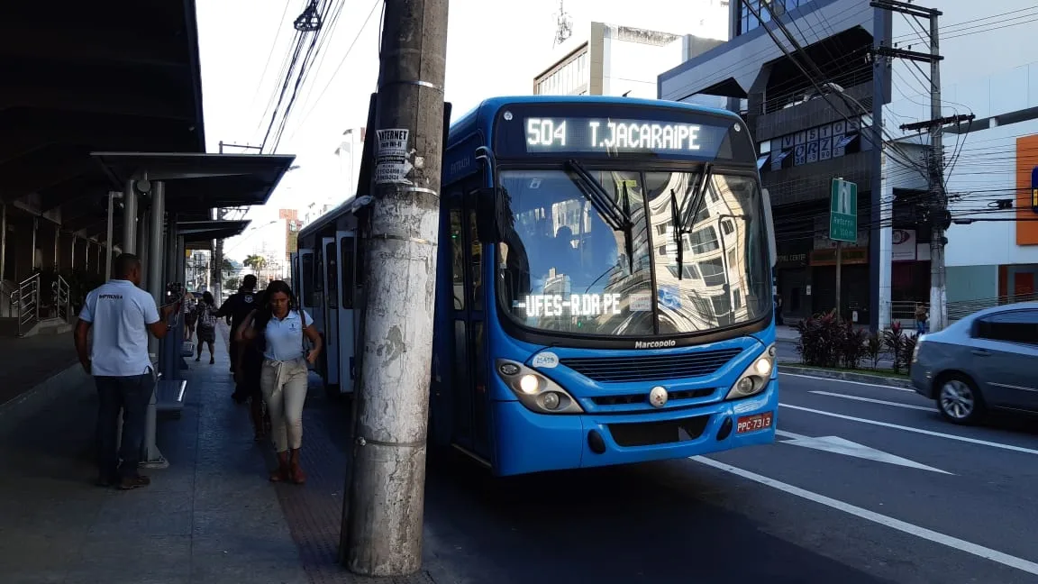 GALERIA DE FOTOS | Com frota reduzida, ônibus voltam a circular na Grande Vitória