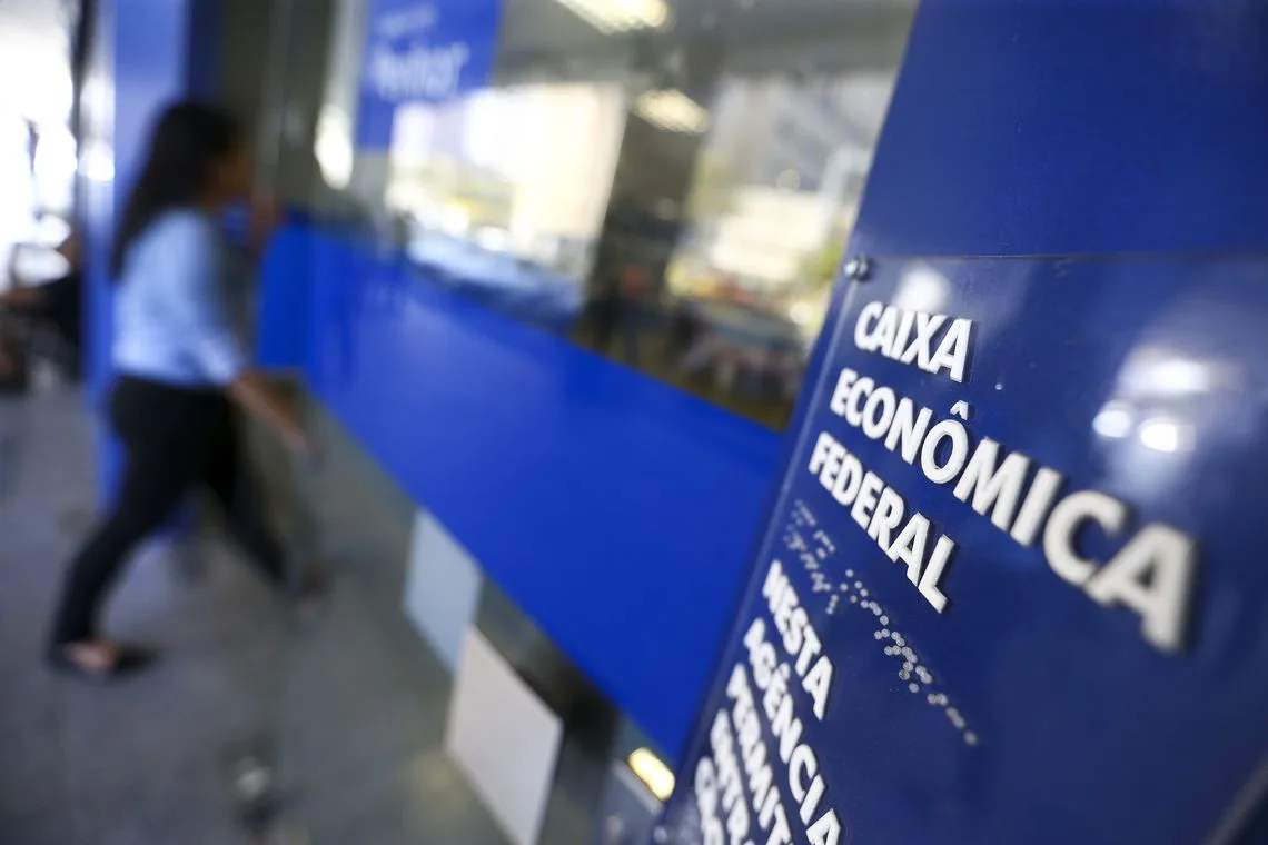 Caixa Econômica Federal inicia hoje (13) a liberação do saque de até R$ 500 em contas do Fundo de Garantia do Tempo de Serviço (FGTS).