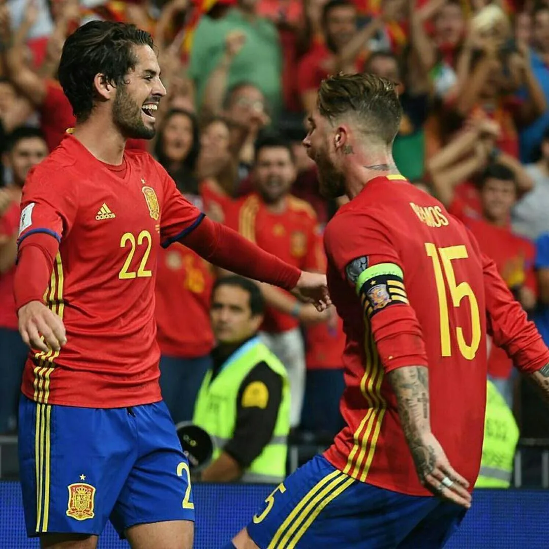 Espanha vence, é ajudada por empate da Itália e se garante na Copa do Mundo