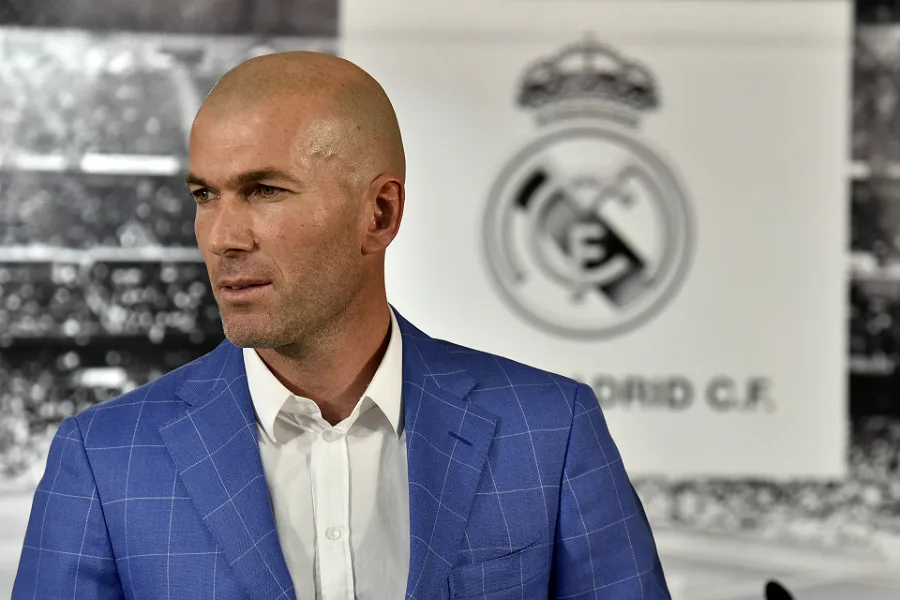 Zidane elogia 'ambiente' de estádio do Napoli, mas garante Real ofensivo