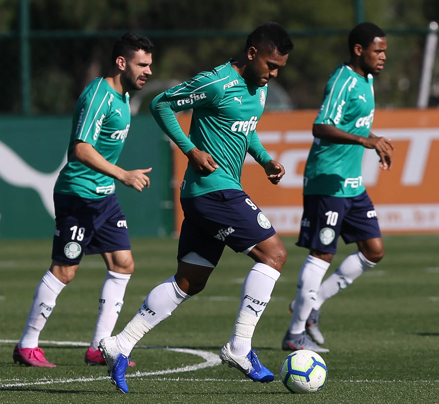 O jogador Borja, da SE Palmeiras, durante treinamento, na Academia de Futebol.