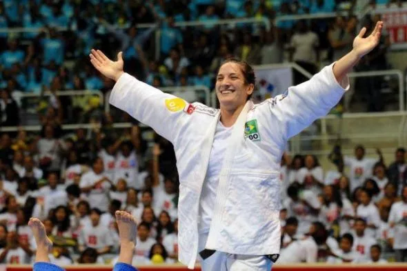 Judoca Mayra Aguiar vence cubana e conquista medalha de bronze para o Brasil