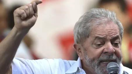 Lula é 'comandante máximo do esquema de corrupção', diz procurador