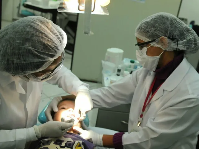 Projeto de universidade usa redes sociais para capacitar dentistas do interior do país