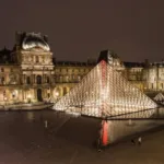 Museu do Louvre fecha após roubo de joias de valor incalculável