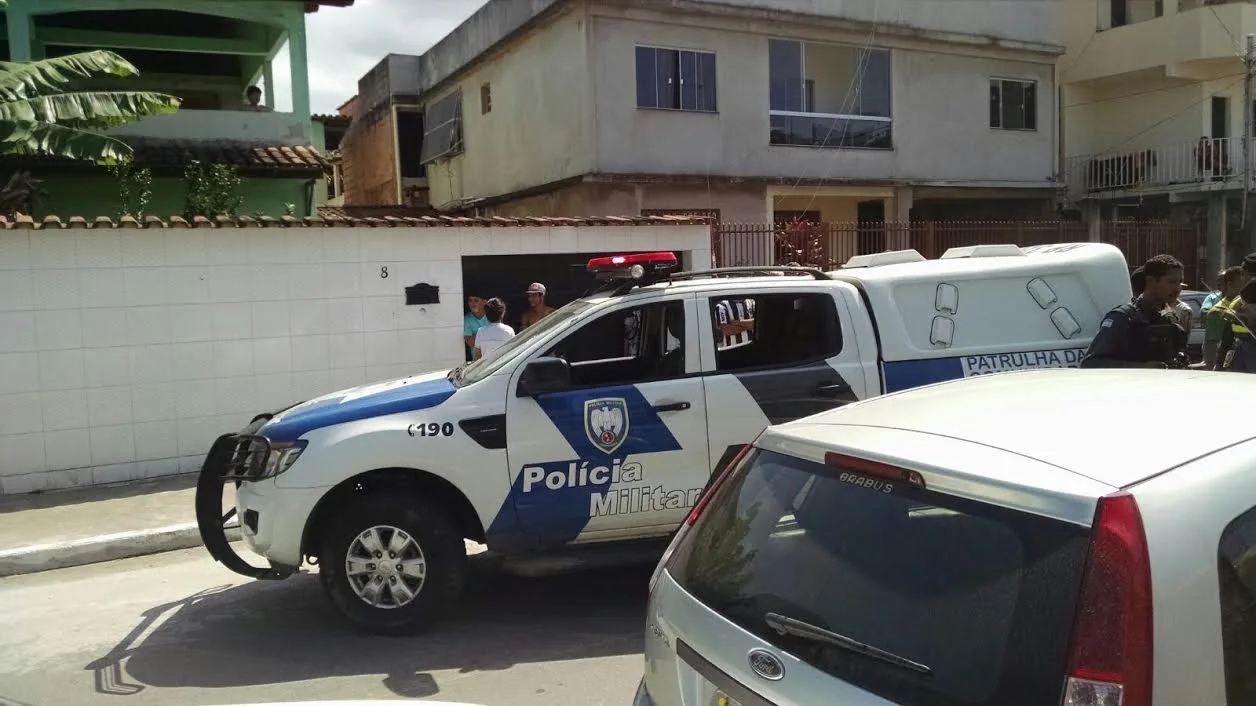 Suspeito é baleado durante perseguição e troca de tiros com PM em Vila Velha