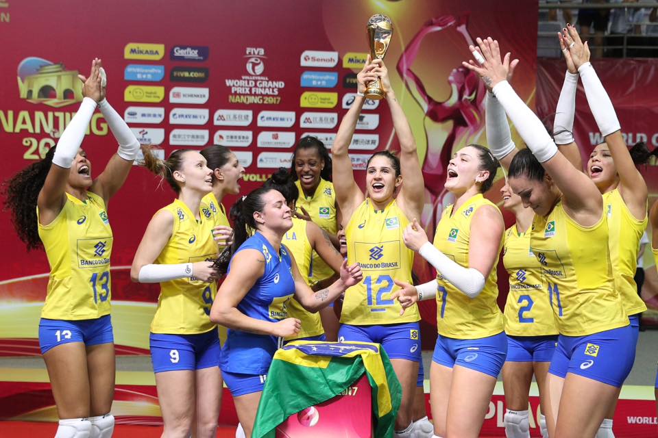 Zé Roberto celebra título no início de novo ciclo olímpico da seleção de vôlei