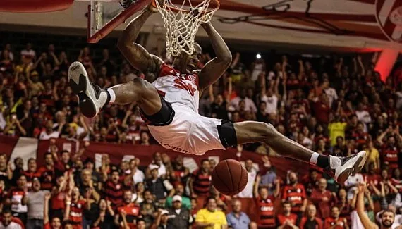 Jogadores de Flamengo e Bauru preveem decisão disputada no NBB