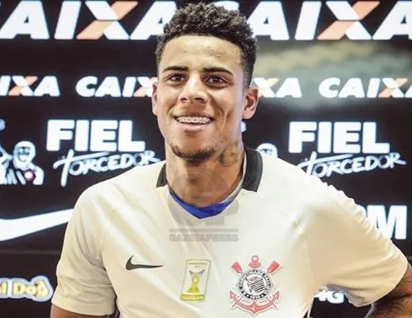 Gustavo está próximo de deixar o Corinthians após nove jogos e nenhum gol marcado