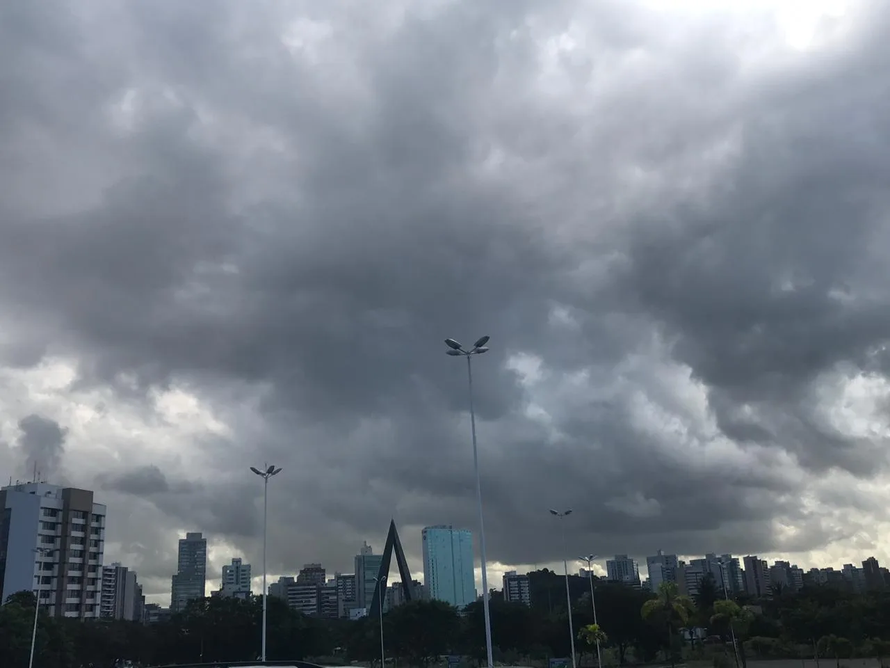 Quarta-feira tem clima instável e possibilidade de chuvas em todo ES. Veja a previsão!