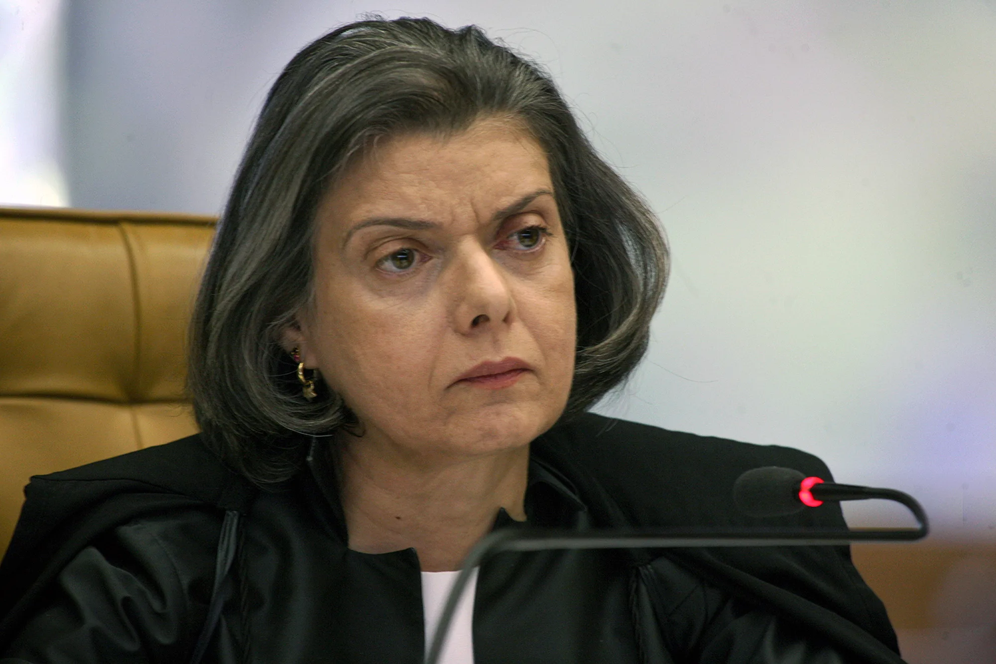 Cármen Lúcia anuncia em Minas que vai se aposentar no início de 2018