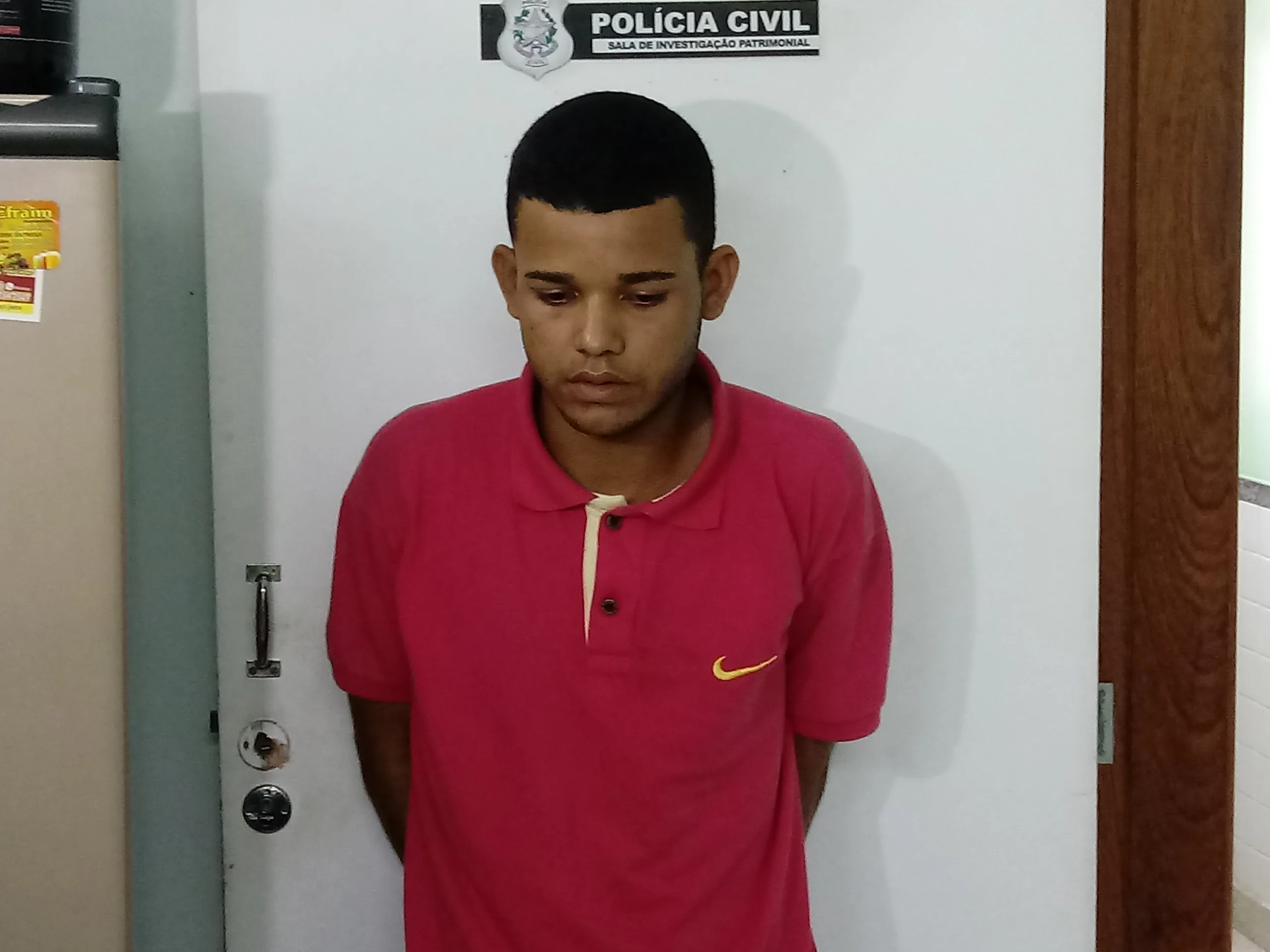 Jovem é preso após furtar sorveteria com simulacro em Guarapari