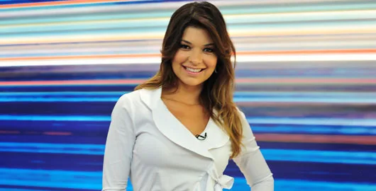 Ex-Record, Amanda Françozo passa a apresentar o programa “Papo Vip” na Rede Brasil