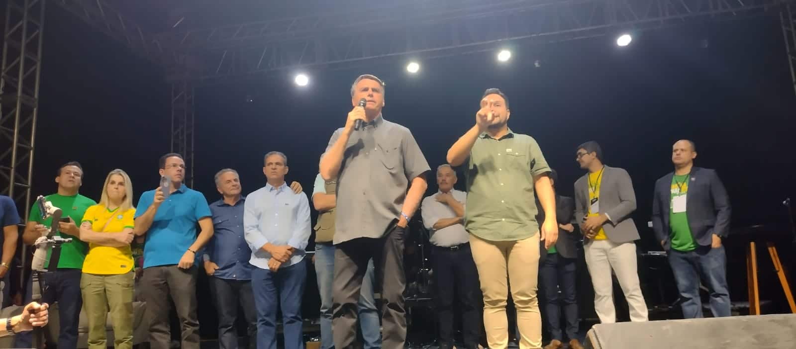 Climão em culto escancara racha no meio conservador e rivalidade entre Manato e Erick