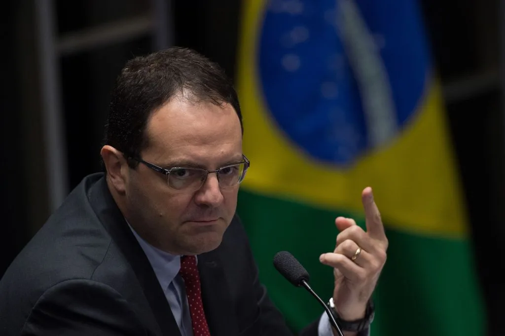 Brasília – O ex-ministro Nelson Barbosa presta depoimento durante o terceiro dia da sessão de julgamento do impeachment da presidenta afastada Dilma Rousseff, no Senado (Marcelo Camargo/Agência Brasil)