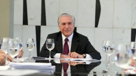 Reforma ministerial amplia distância entre Michel Temer e Dilma Rousseff