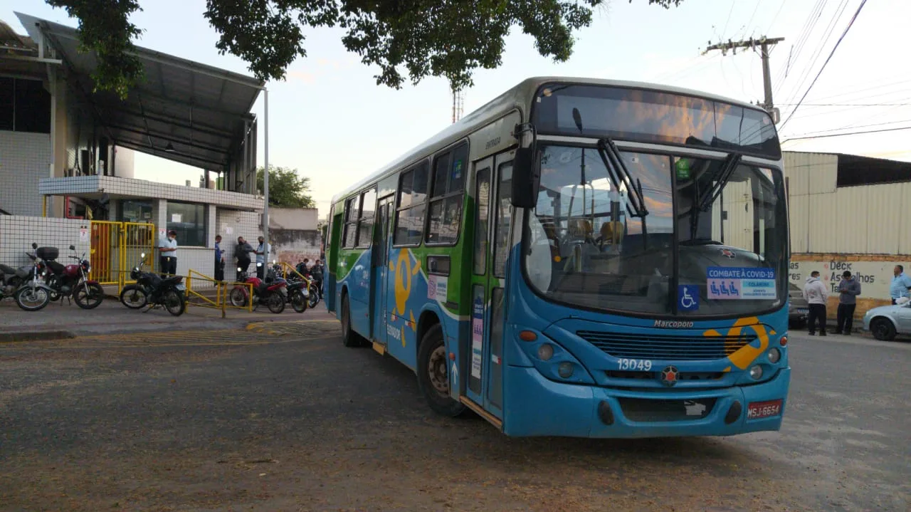 Depois de bloqueio em garagem, ônibus começam a circular na GV