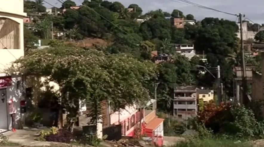 Tiroteio entre traficantes deixa uma pessoa morta no bairro Flexal I, em Cariacica