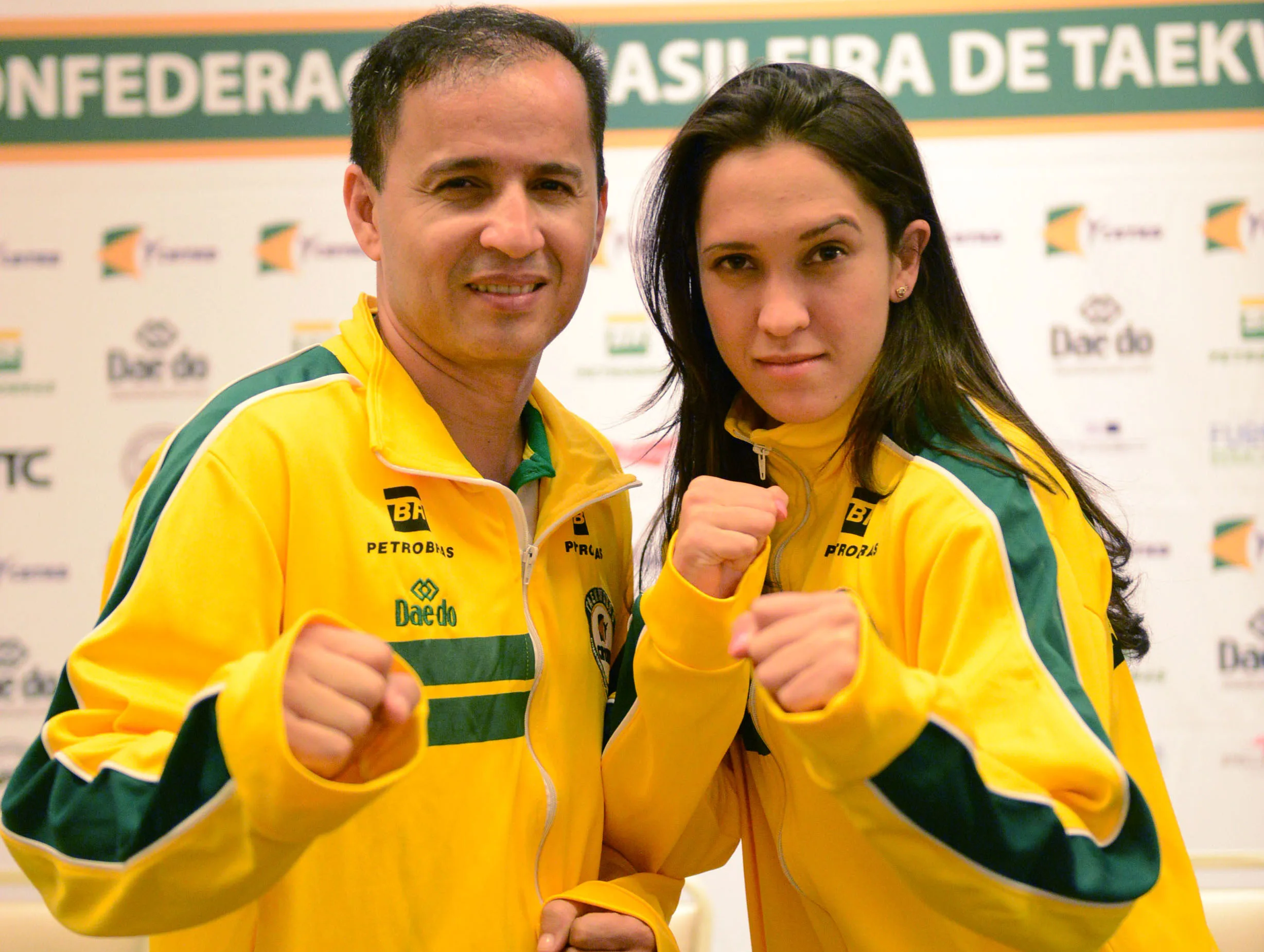 Brasileiros perdem nas quartas de final do tae kwon do e agora torcem por algozes