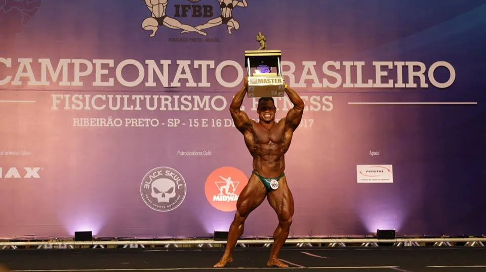 Capixaba se destaca como 'campeão absoluto' em Campeonato Brasileiro de Fisiculturismo