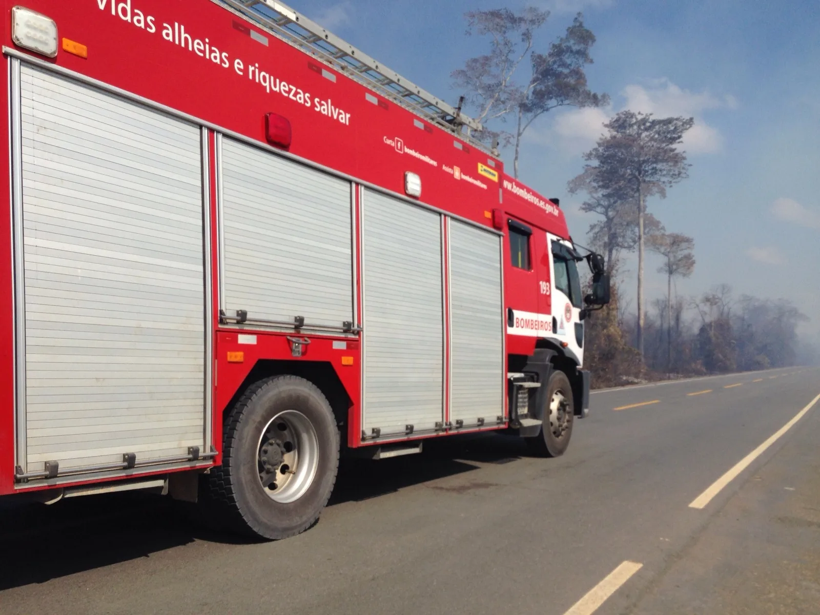 Fogo atinge Grande Vitória e interior do ES, segundo relatório do Corpo de Bombeiros