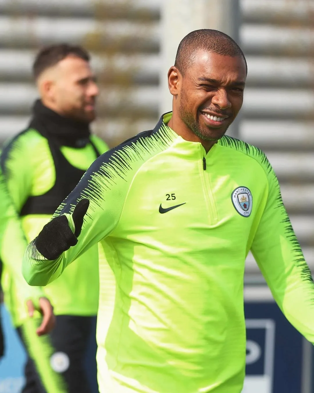 Fernandinho sai em defesa de Neymar: 'Vamos apoiá-lo'