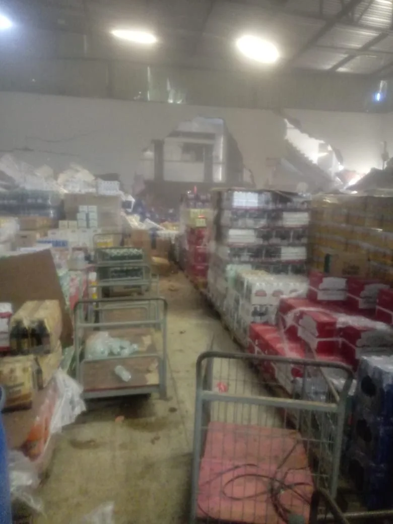 Imagens mostram situação de supermercado após explosão que deixou uma pessoa ferida