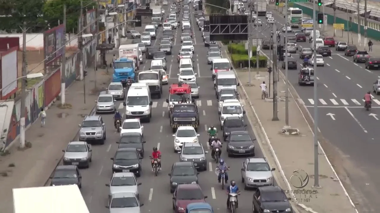 Trânsito deve ficar tumultuado na Grande Vitória na véspera do Feriado do Trabalhador