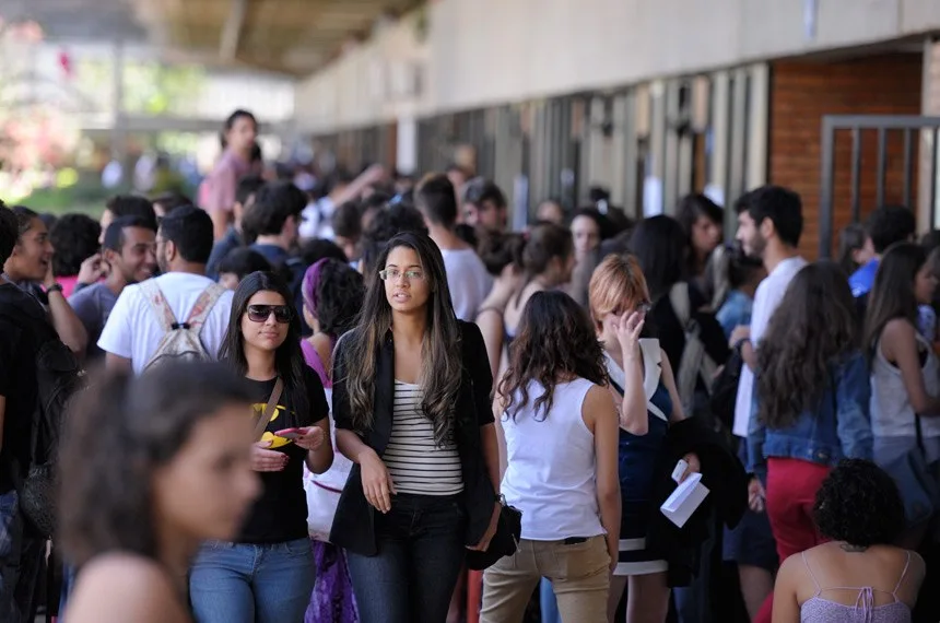 'O corte de verba praticamente inviabiliza a UFF', diz reitor da universidade