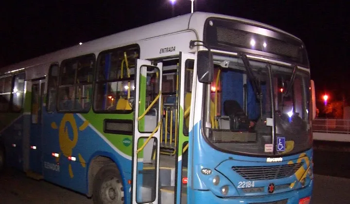 Ciclista morre após ser atropelado por ônibus do Transcol em Cariacica