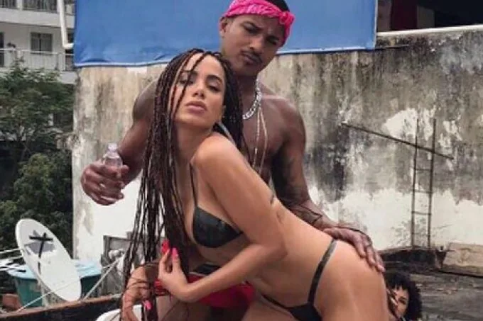 Anitta rebate acusações de apropriação cultural por Vai Malandra: 'Essa é boa'