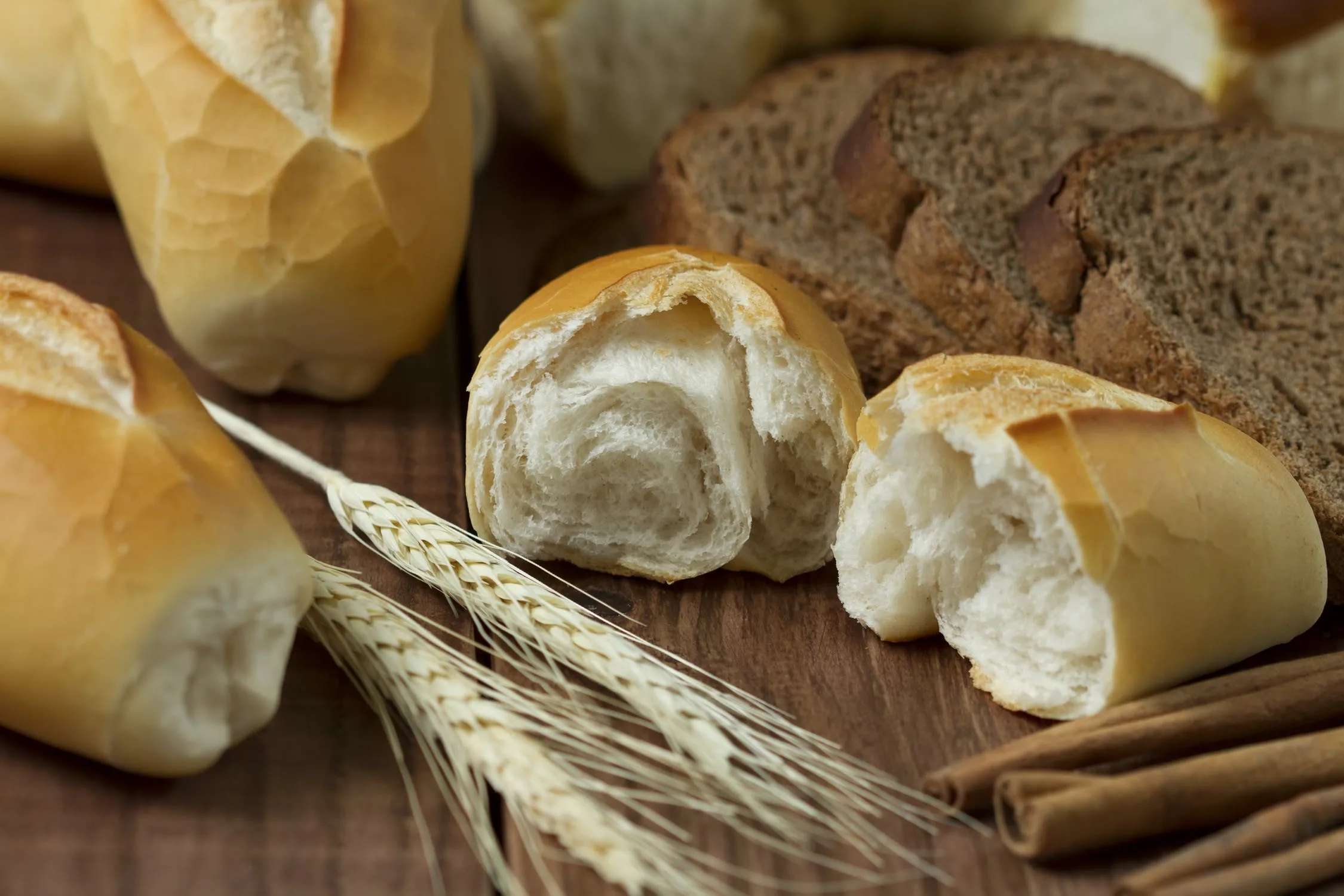 Pão francês é o preferido dos brasileiros; consumo no país supera 704 toneladas por mês