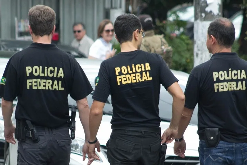 SP – LAVA JATO/24ª FASE/SÃO BERNARDO DO CAMPO – POLÍTICA – Movimentação de agentes da Polícia Federal em frente ao prédio do ex-presidente Luiz Inácio Lula da Silva, em São Bernardo do Campo, na região da Grande São Paulo, nesta sexta-feira (4). A PF realiza a 24ª fase da Operação Lava Jato. Essa fase da […]