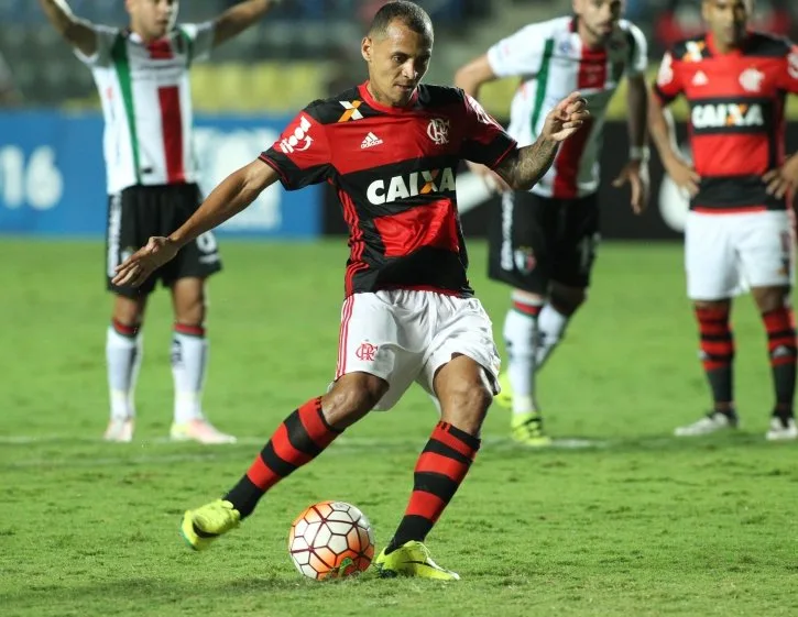 Flamengo perde para o Palestino em jogo no ES e está eliminado na Sul-Americana