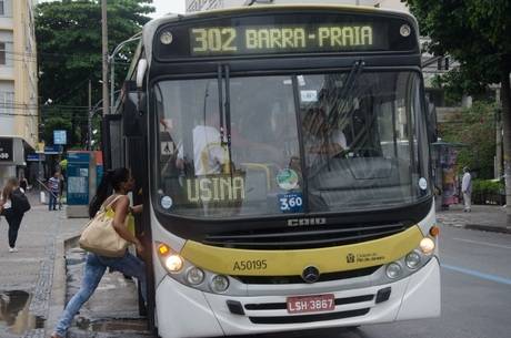 Ônibus do Rio podem parar por falta de combustível, diz federação do setor